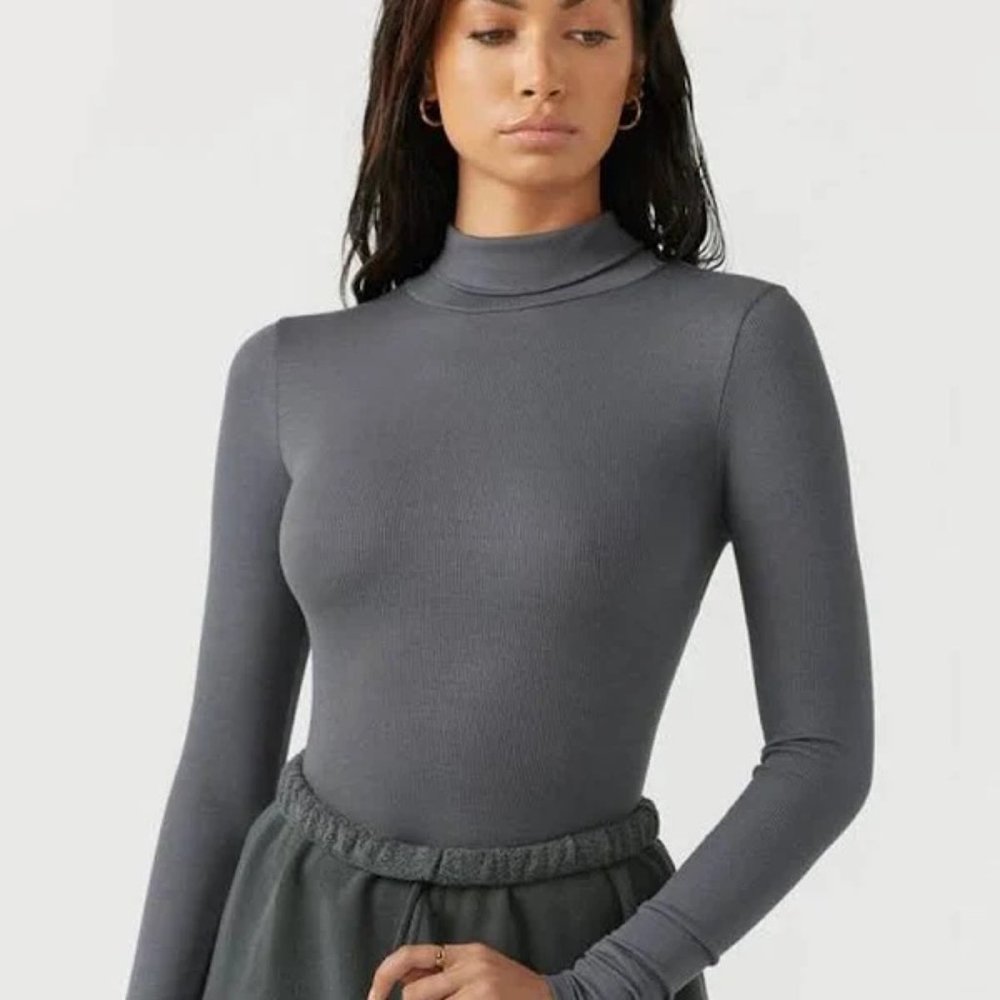 Joah Brown Classic Turtleneck in Dark Grey Charcoal XS/S